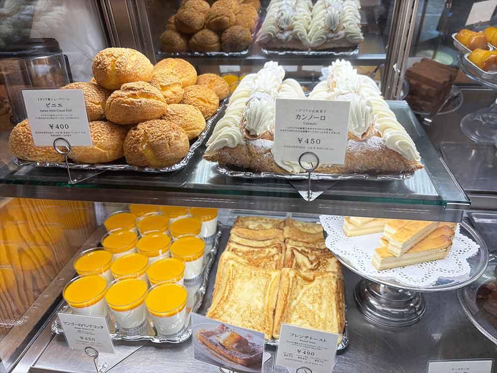 Antico-Caffe-Al-Avisのスイーツラインナップ