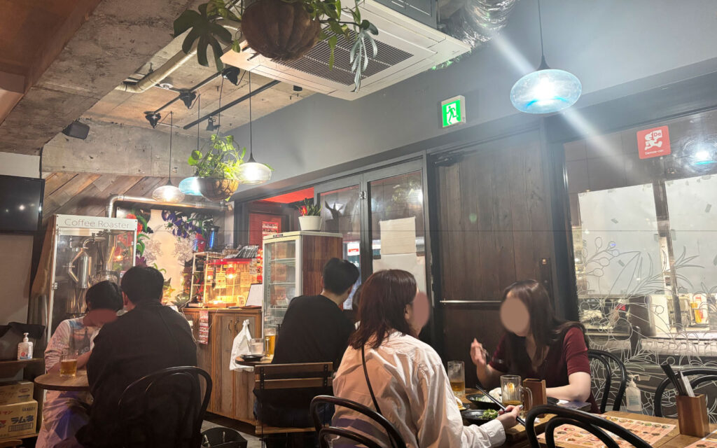 Asian-Cafe-&-Diner-Vivid-Ajia内観