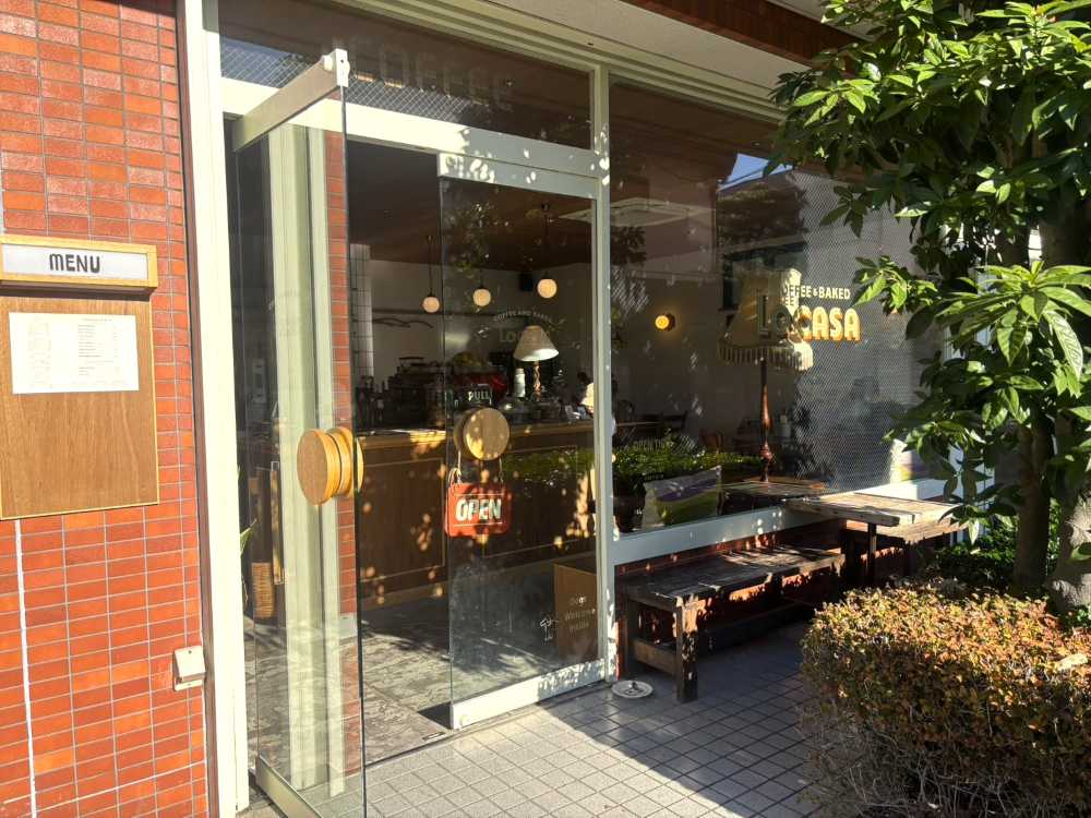 COFFEE & BAKED LOCASA 外観