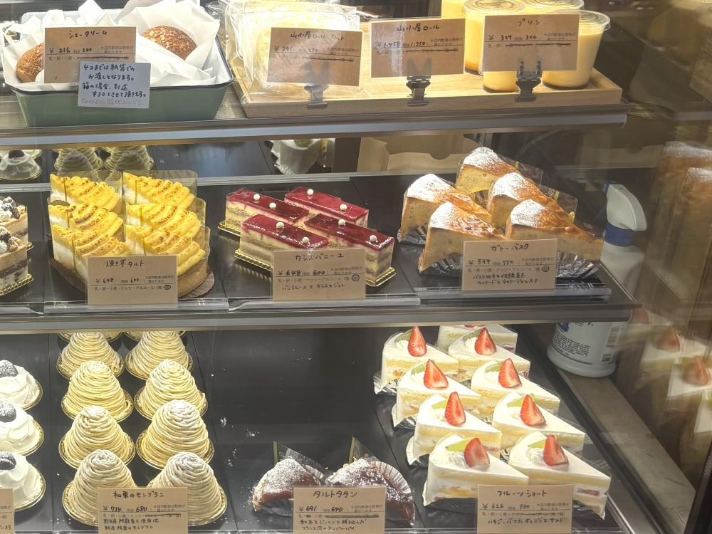 COFFEE&CAKES MountainHut ケーキ2