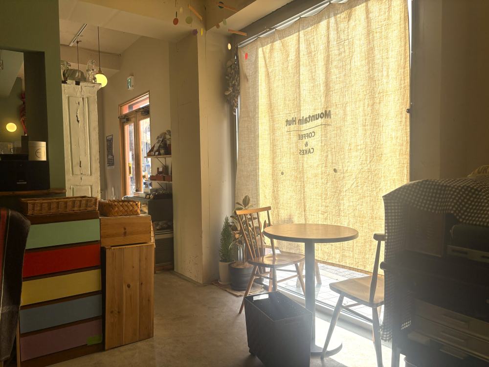 COFFEE&CAKES MountainHut 内観2