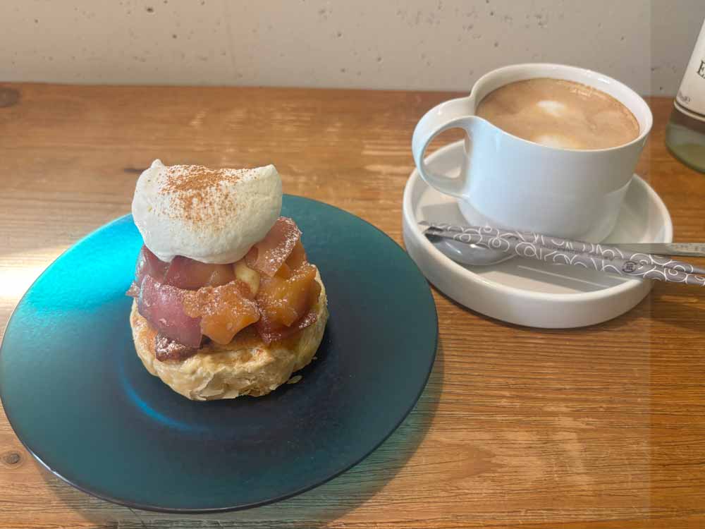COFFEE&CAKES MountainHut アップルパイ
