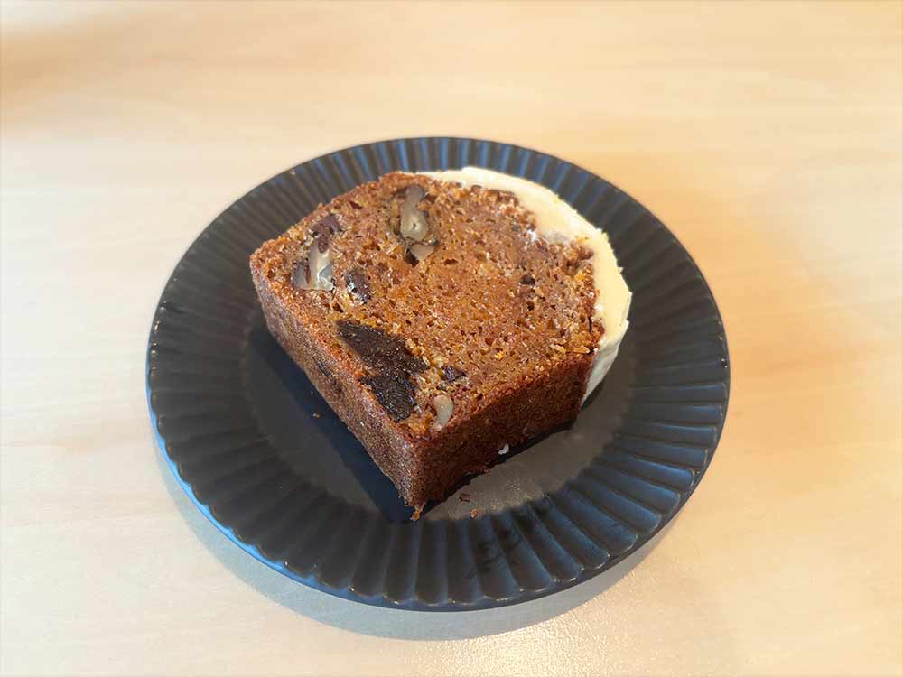 ROOTSのキャロットケーキ