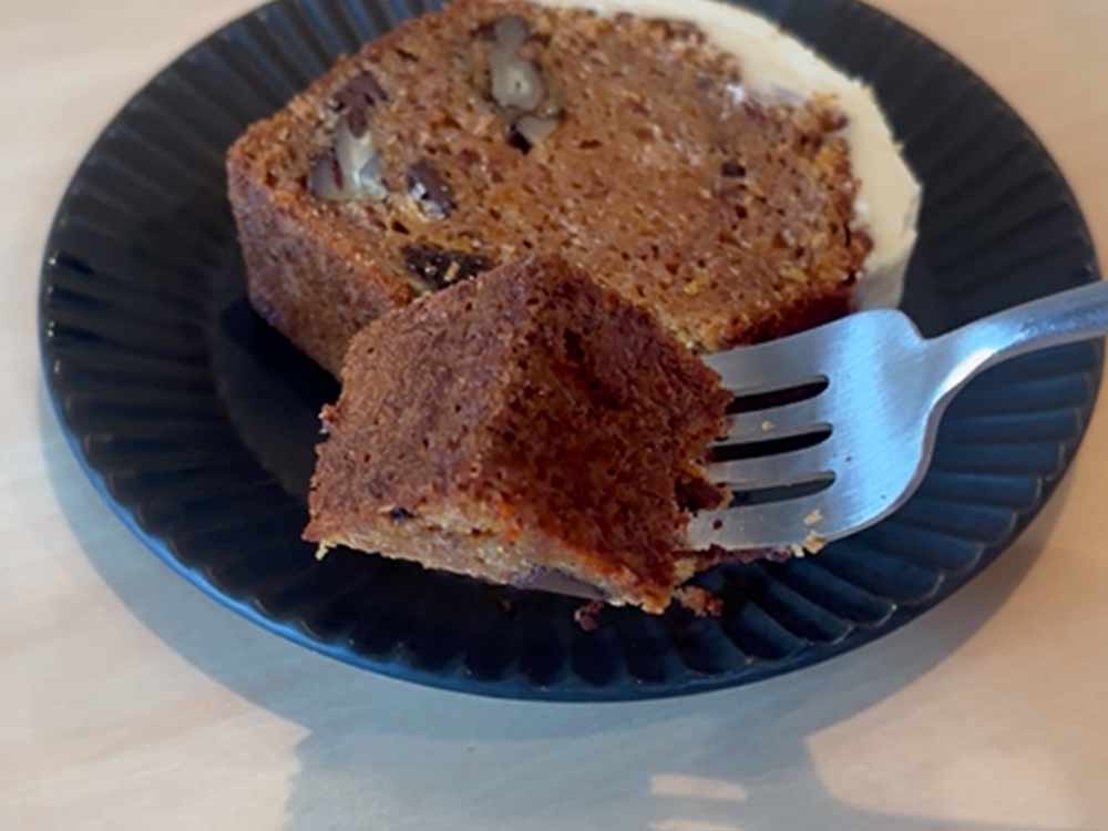 ROOTSのキャロットケーキ接写