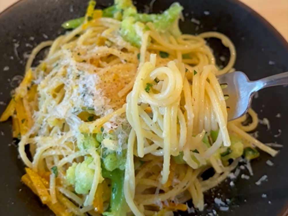 ROOTSのパスタ接写