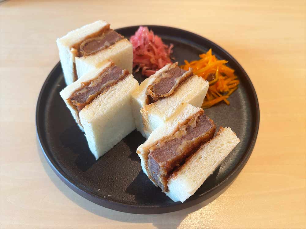 ROOTSの鹿サンド