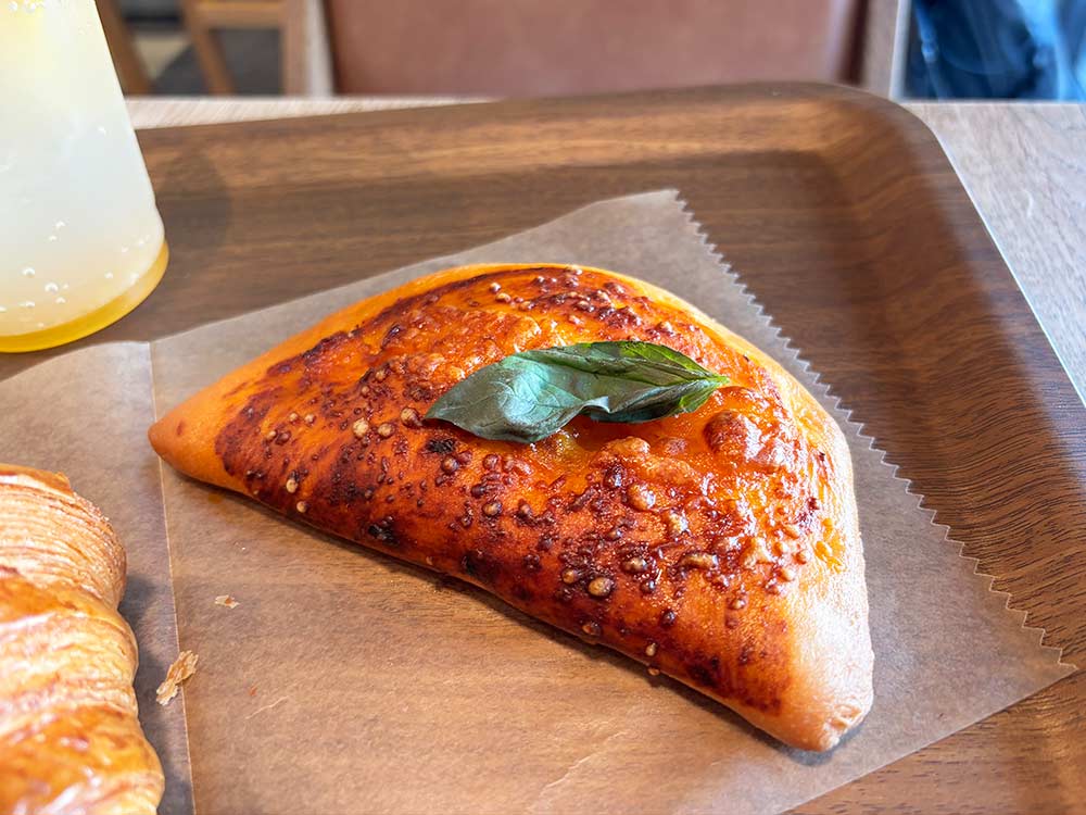 THE-STANDARD-BAKERSのカルツォーネ