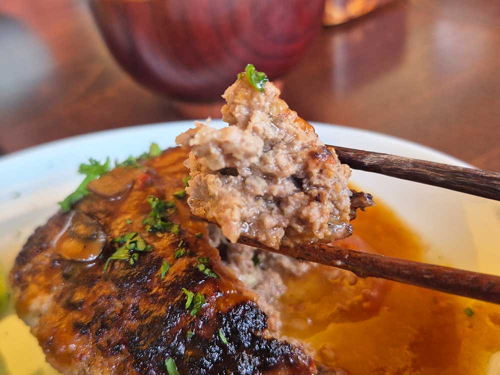 cafe-Stay-Happyのハンバーグ接写