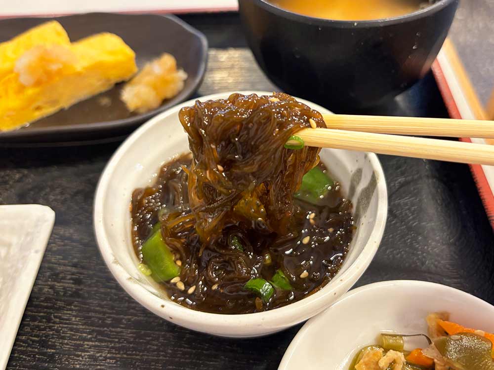 からすやま食堂のもずく