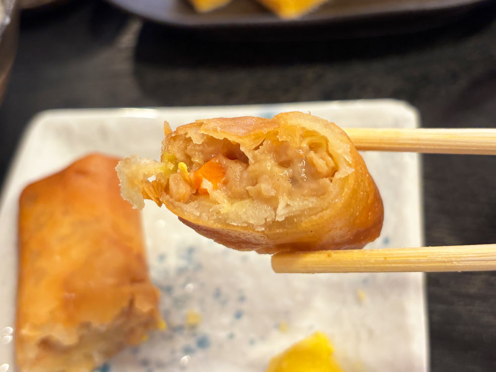 からすやま食堂の春巻き