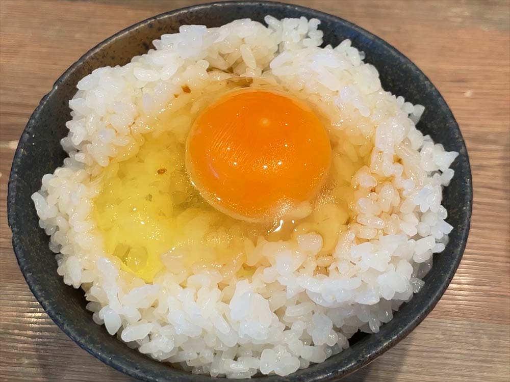 だし麺屋ナミノアヤの卵かけごはん
