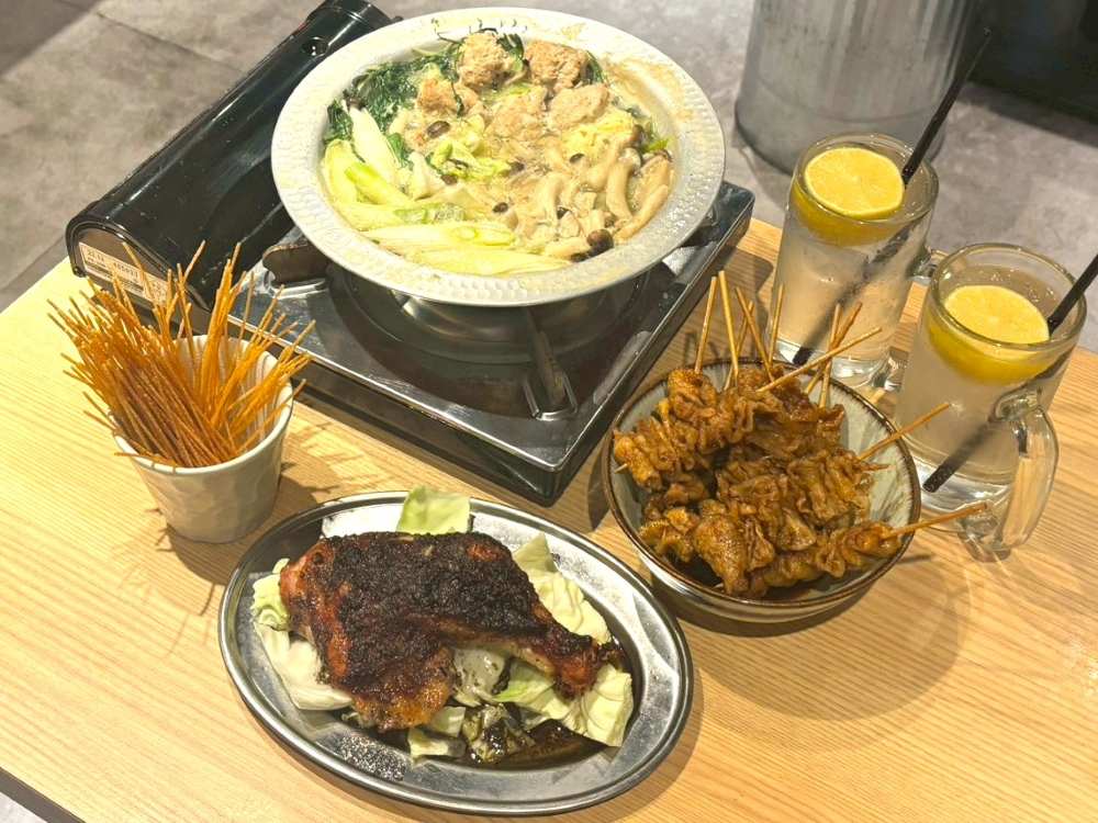 とりいちず 骨付鳥 かわ串 水炊き