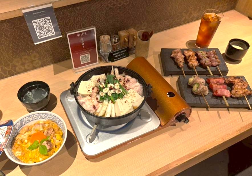 焼鳥ゆう 成城学園前店 もつ鍋焼き鳥親子丼