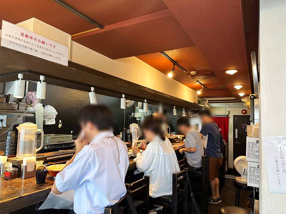 らぁめん小池の内観