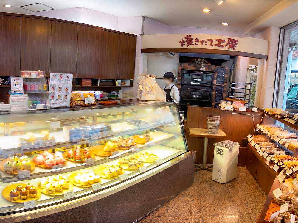 アリマ洋菓子店の内観