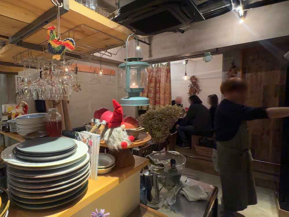 イールエビスの内観