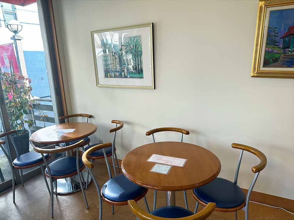 クレヨンのイートイン