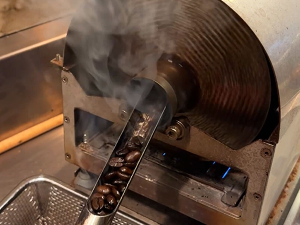 コーヒーロースタリー-セルバの焙煎機
