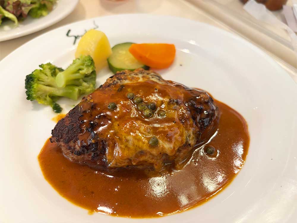 サザンダイニングのハンバーグ