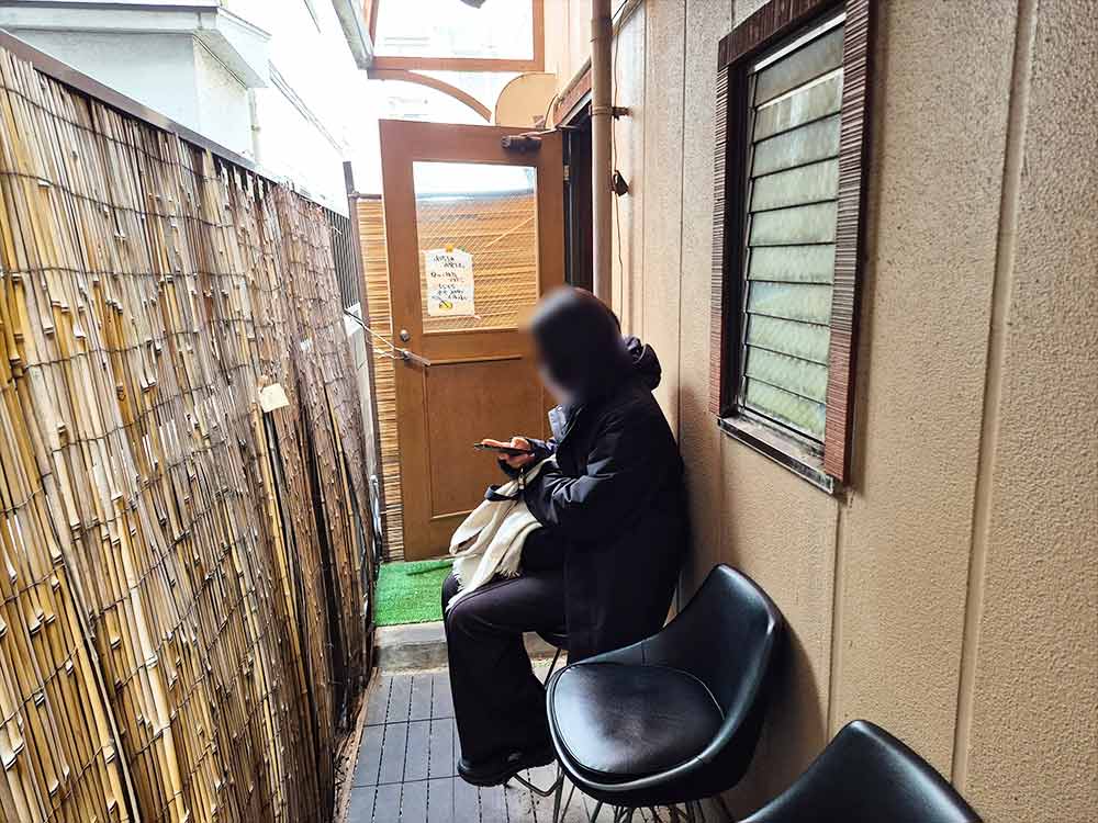 シモキタ洋麺店の待つところ