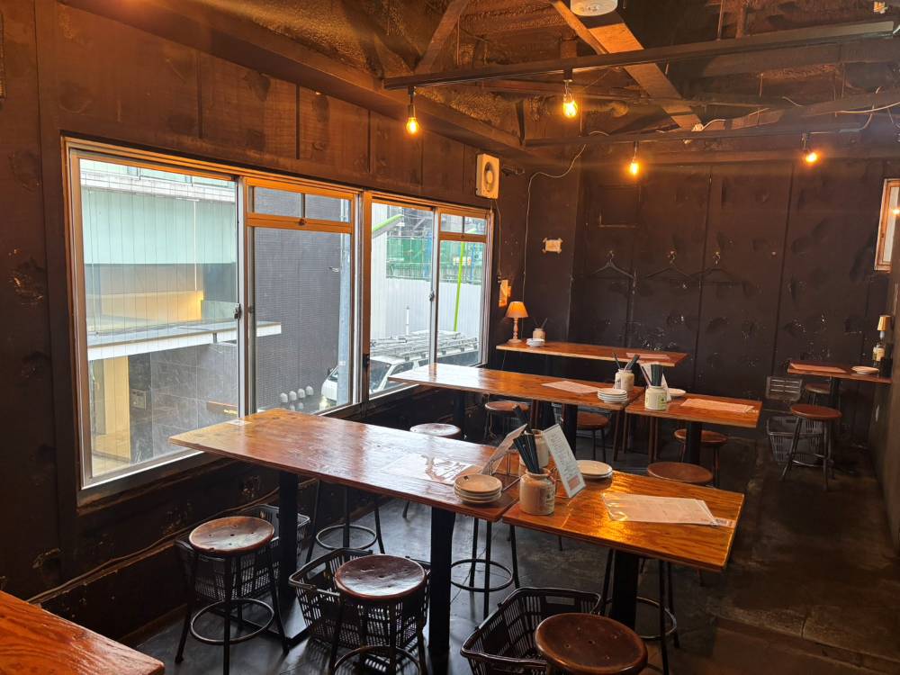 ニショク 2階テーブル席