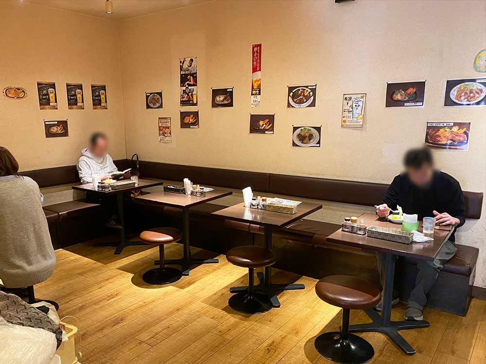 ヒポポタマスの内観