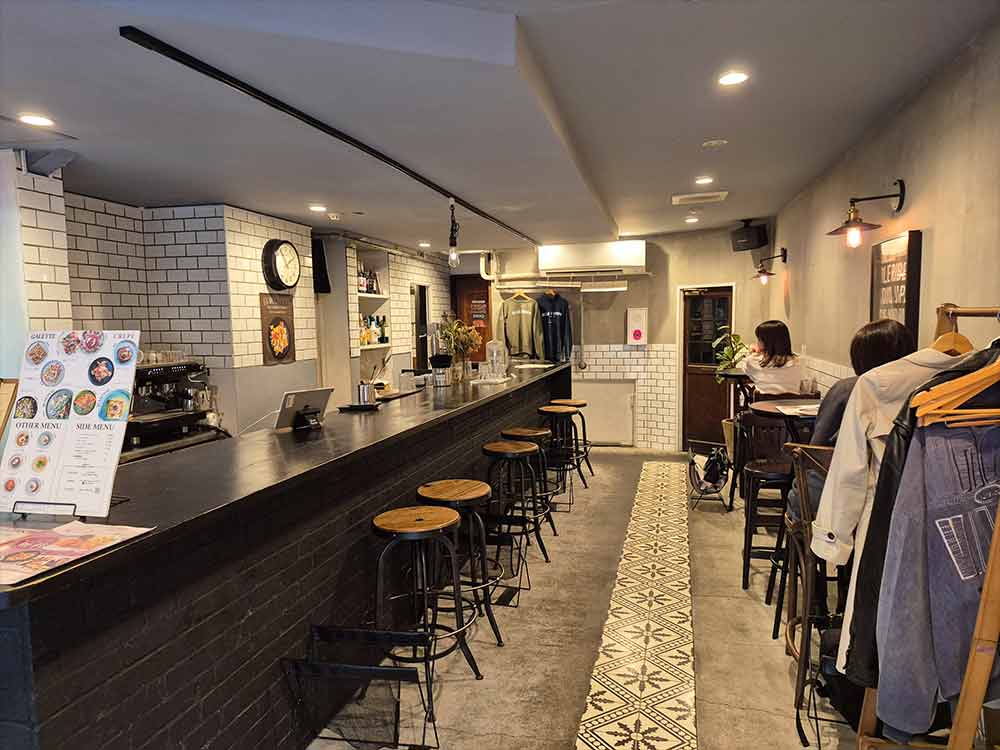 ブルーリボントウキョウの内観