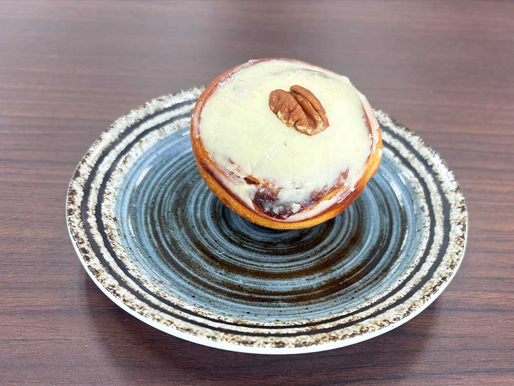 ブーランジェリー-ラ・テールのシナモンロール全体