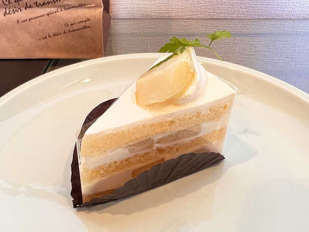 プレジールの洋ナシケーキ