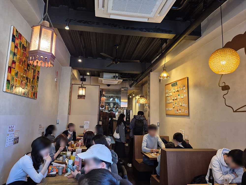 スープカレーポニピリカの内観