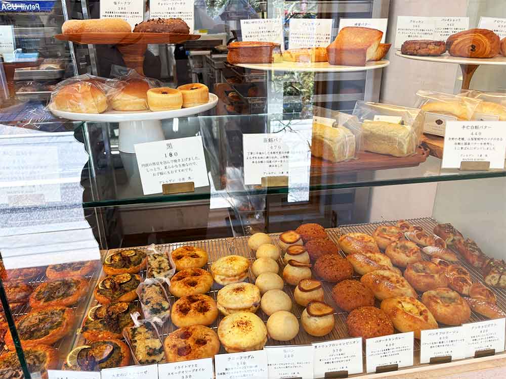 MAISON KUROSU用賀店商品棚