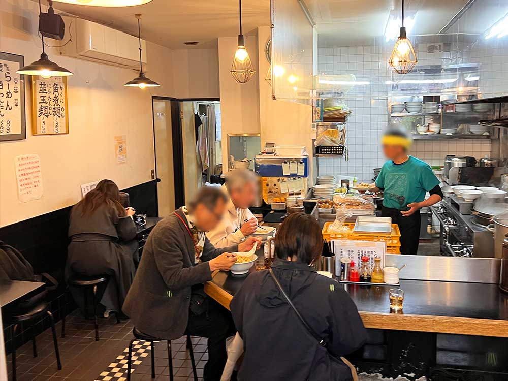 ラーメン茂木の内観23