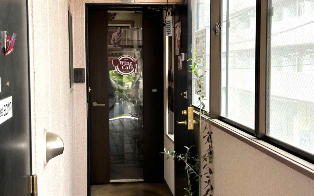 ワインカフェ_入口