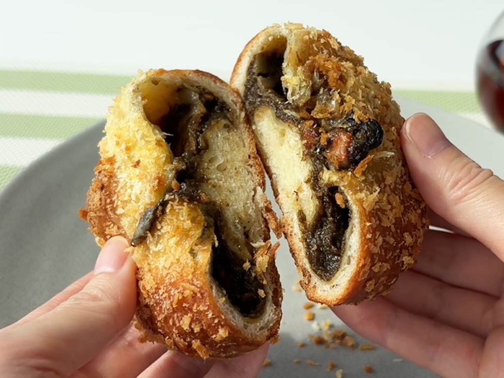 ワンハンドレッドベーカリーのカレーパン