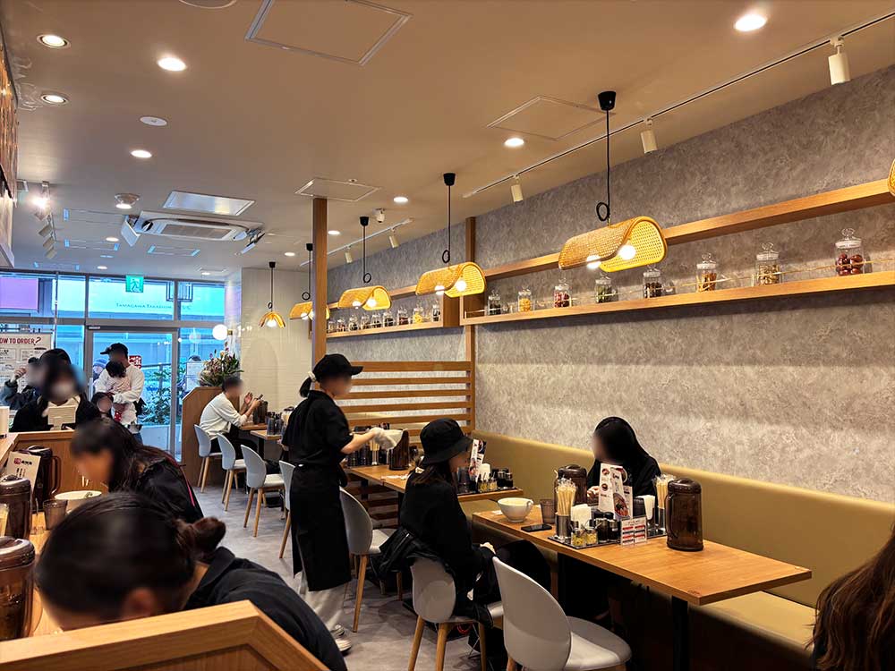 七宝麻辣湯の席