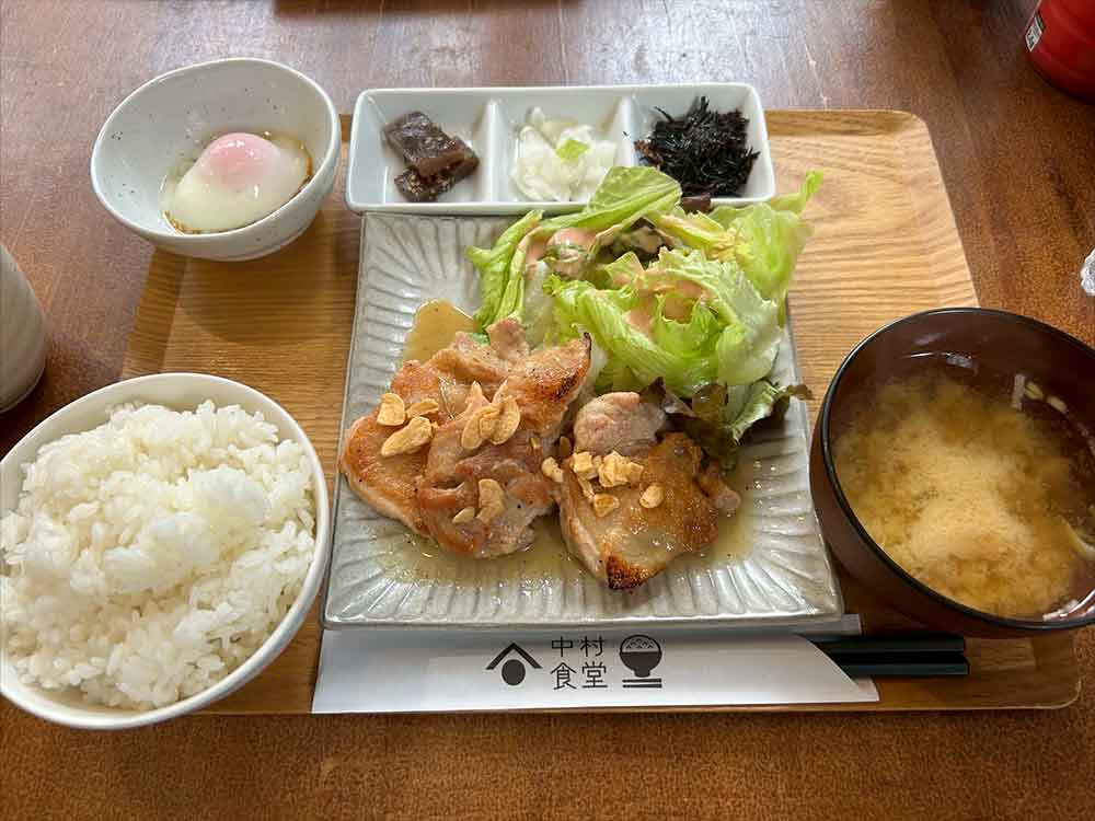 中村食堂の塩ガーリックチキンソテー定食