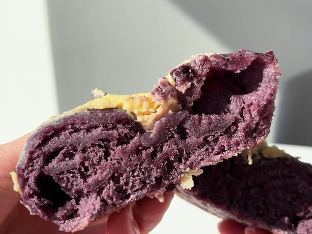 二子玉川セレクトベーカリーのブルーベリーの断面