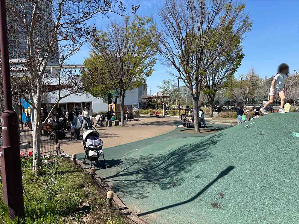 二子玉川公園の遊具の遊び場