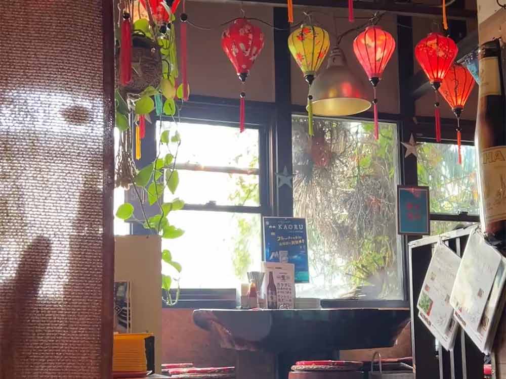 亞細亞食堂サイゴンの内観