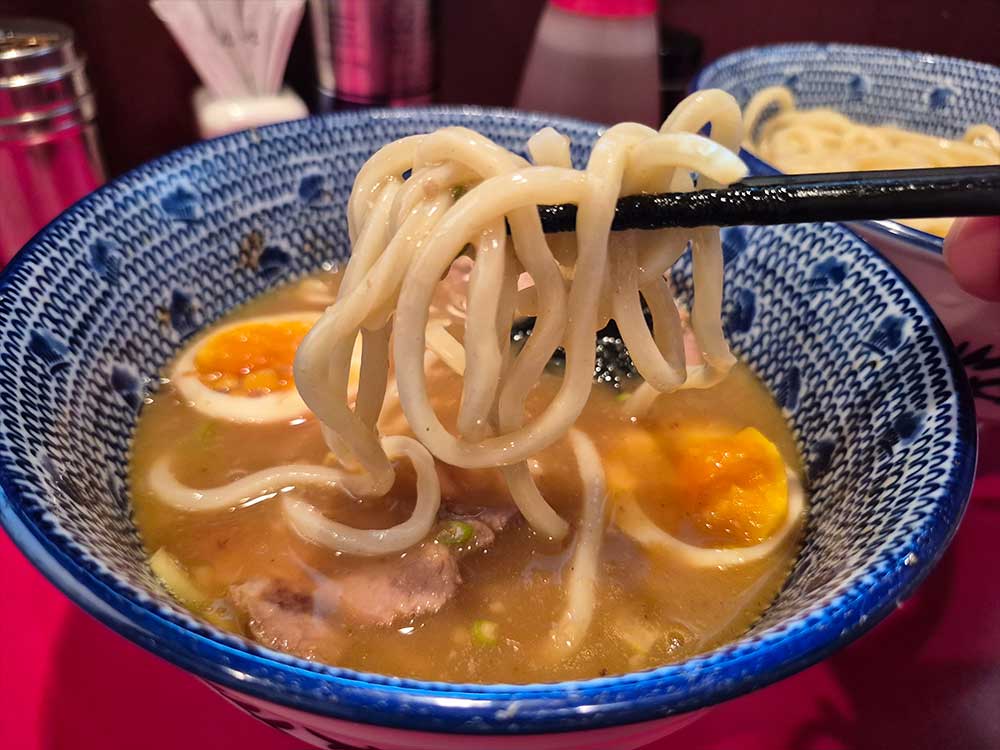 勢得のつめめん接写