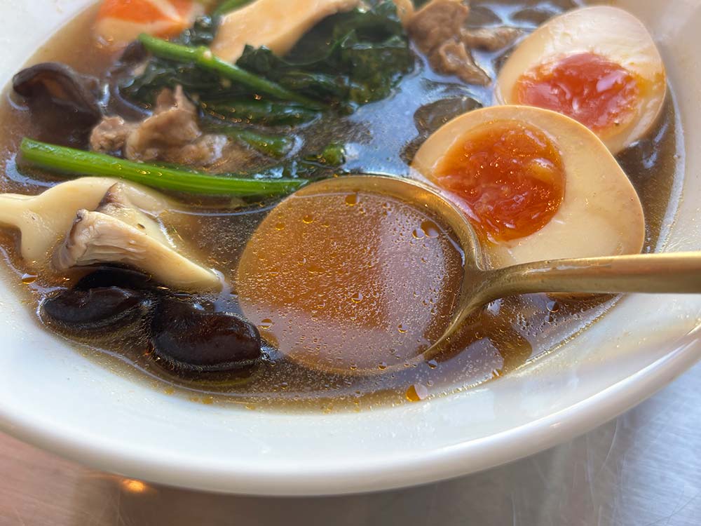 四川麻辣湯-下北沢星星倶楽部のスープ