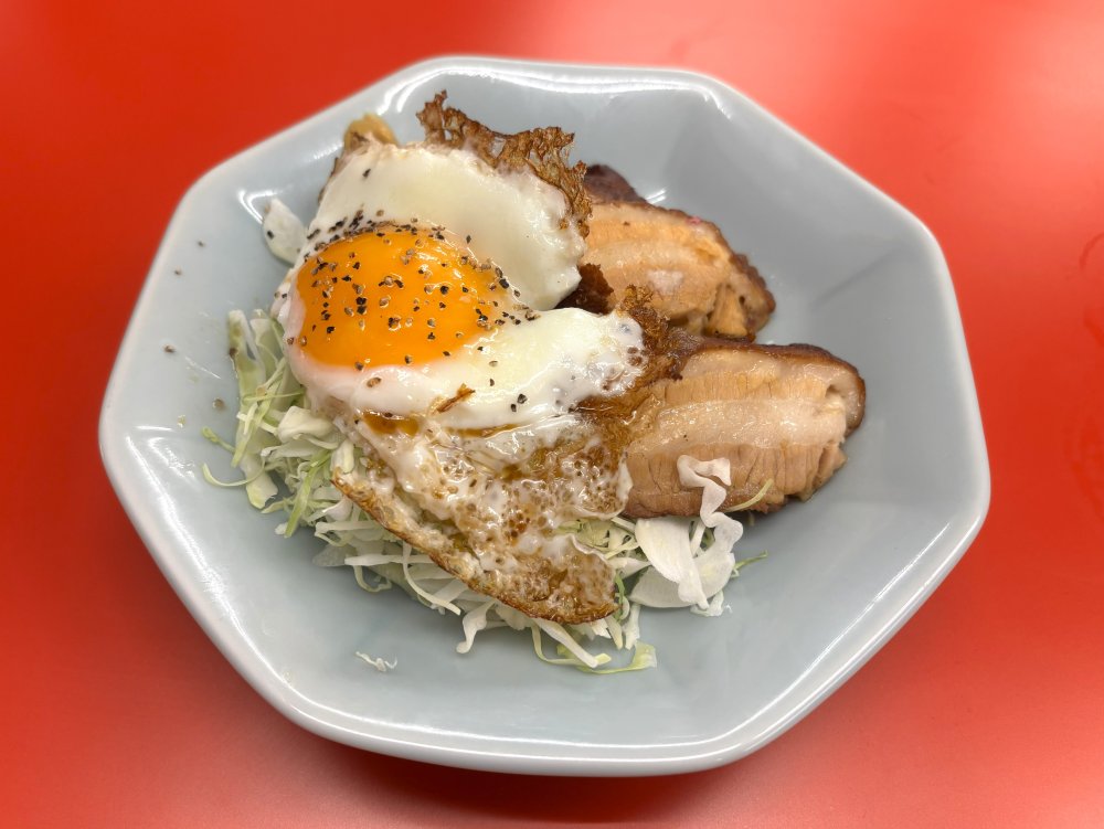 大衆食堂ニューヘイロー 豚角煮エッグ1