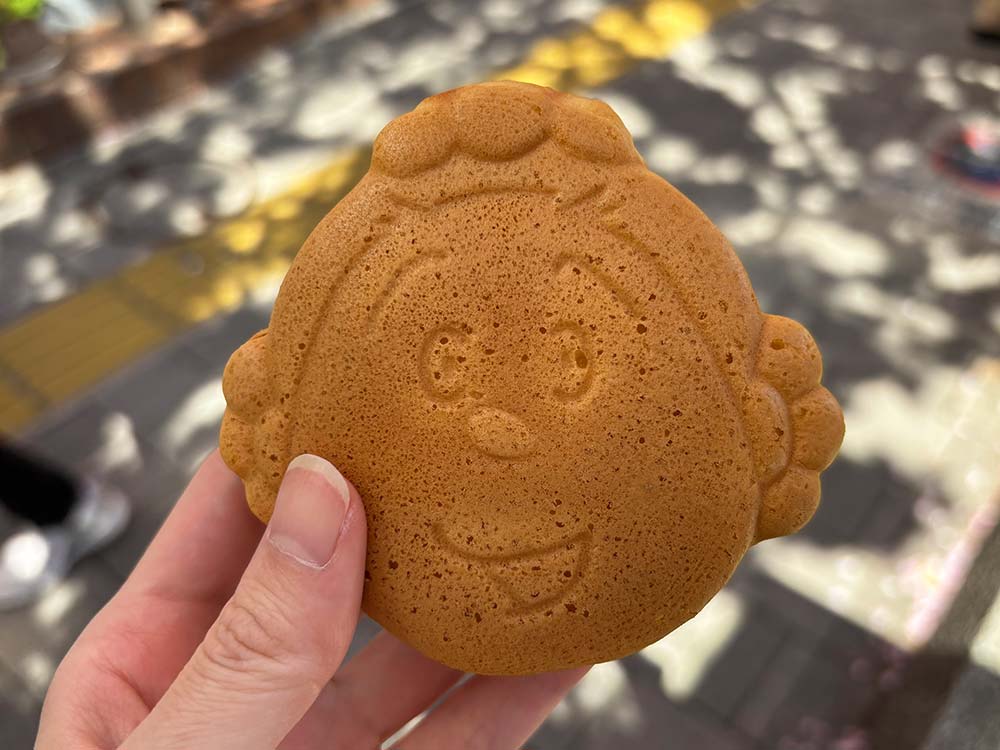 桜新町さくらまつりのサザエさん焼き接写