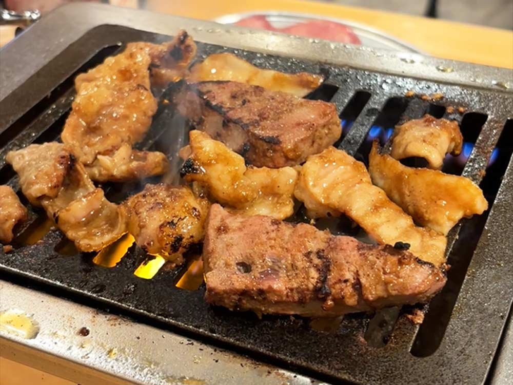 煙力のとんちゃん焼く