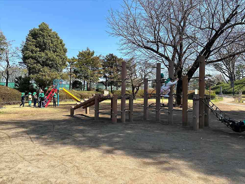 玉川野毛町公園のこども広場