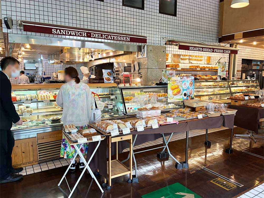 神戸屋レストランの内観