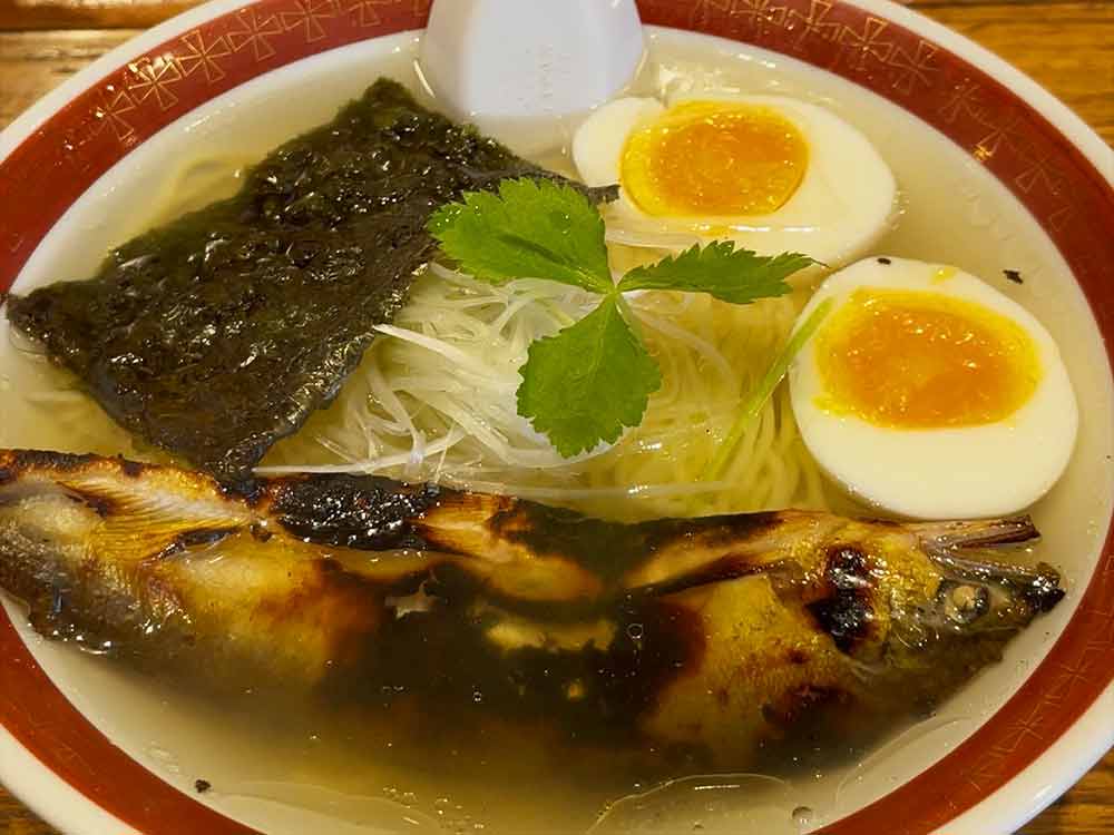 鮎ラーメンのラーメン
